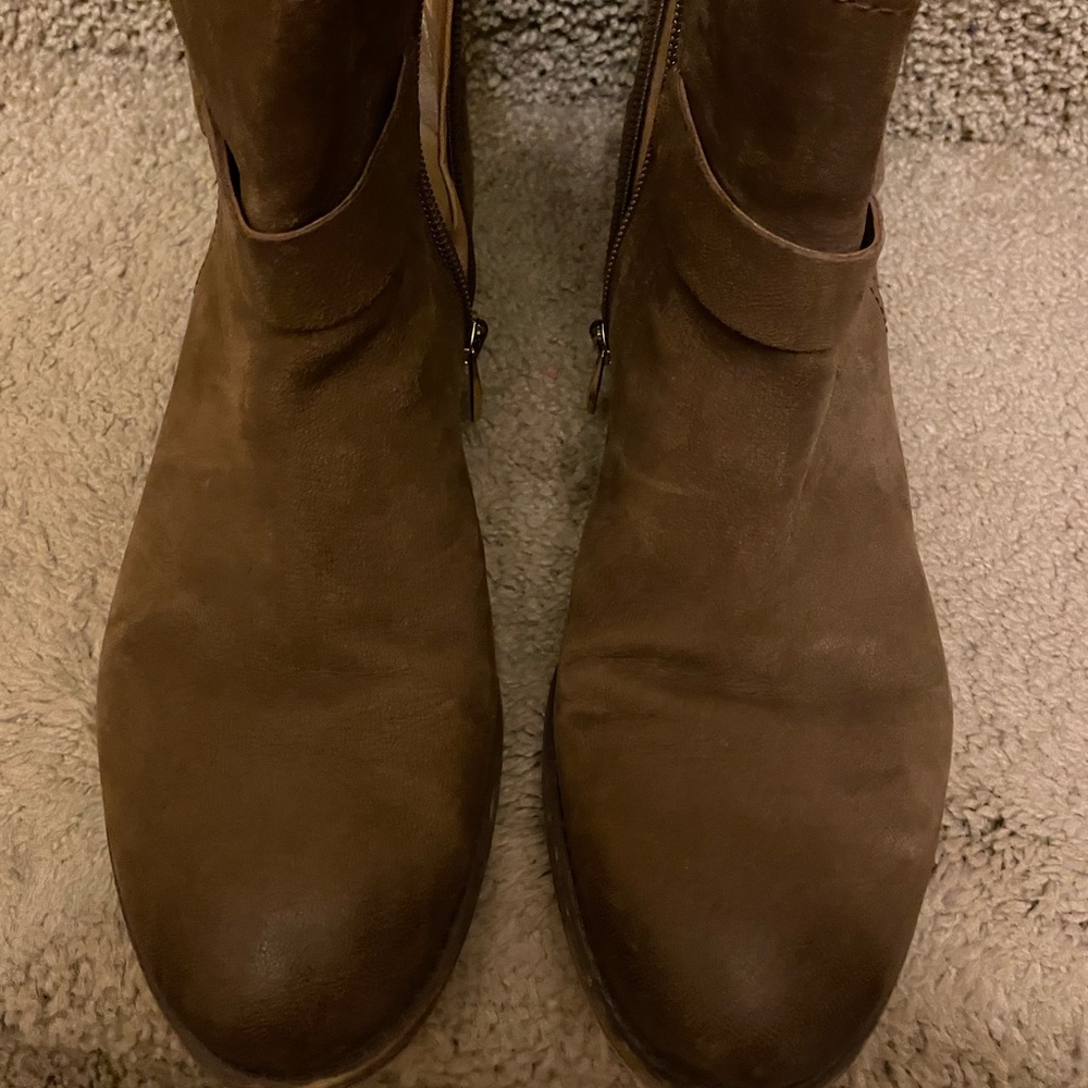 Brown Leather Ankle Boots
Franco Sarto